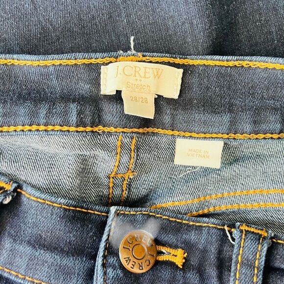 J Crew Factory 8" midrise skinny jean in signature stretch. Dark Wash 28/28. - Picture 6 of 6